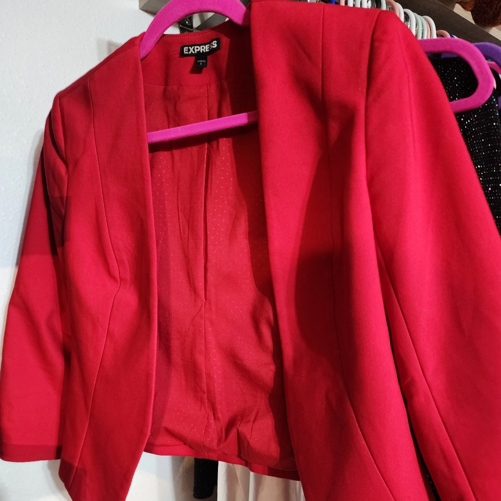 SOLD/Express cropped red blazer